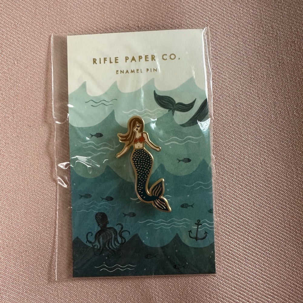 Mermaid Pin - Picture 4 of 4